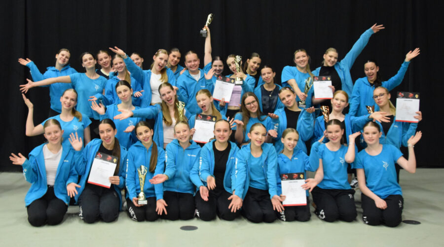 _Alle-UET-Dancers-Pokaltraeger_JunI-JunII-Allg-Klasse__dr