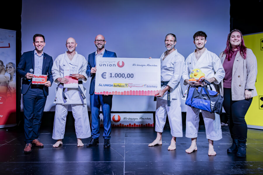 Den 2. Platz holte sich das UNION Karate Center Eisenstadt – den Preis gab es von Raiffeisen Teamleiter Walter-Benjamin Deutsch, SPORTUNION Jugendreferentin Lisa Gebhardt und Geschäftsführer Patrick Bauer.