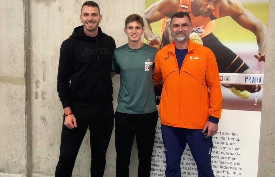 fc97203d-429b-43d7-babd-9741d5691a9c