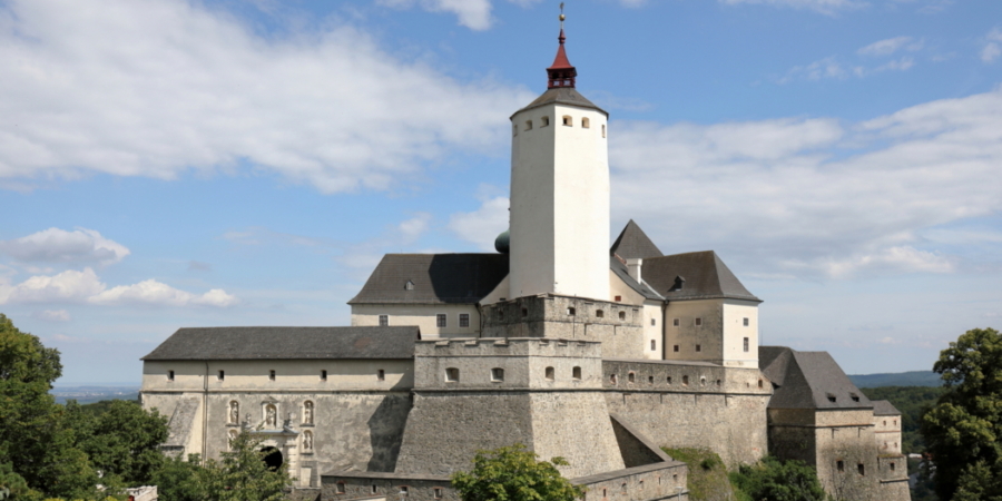 Forchtenstein_-_Burg_3-scaled-e1778572329356-1052x600