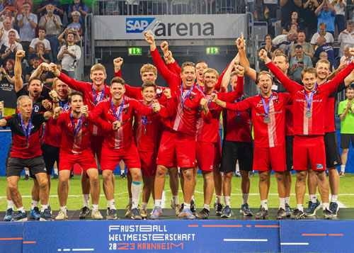 Das-Faustball-Team-Austria-erreichte-bei-der-WM-die-Silbermedaille-(Stefan-Gusenleitner)