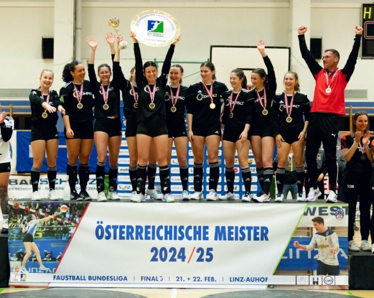 Faustball_Final3 in Linz - Vöcklabruck und Freistadt bleiben das Maß der Dinge und verteidigen ihre Hallen-Titel_Union Compact Freistadt - (c) Moritz Kaufmann