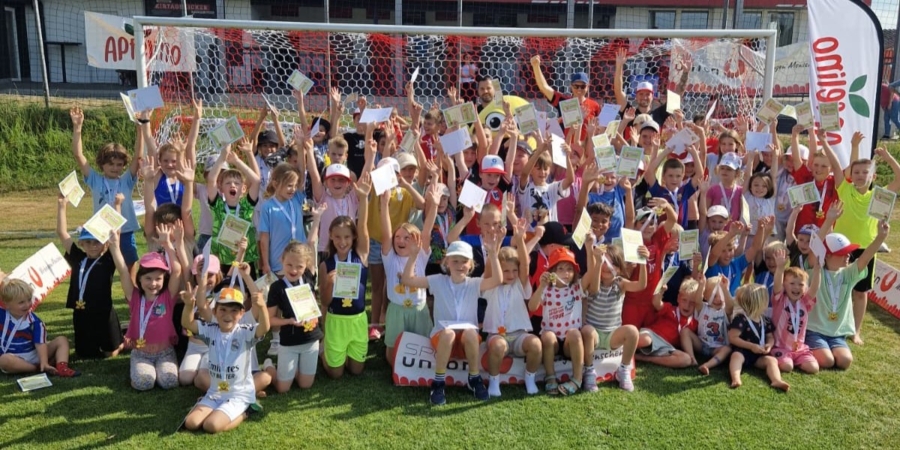 Alle Kinder jubeln