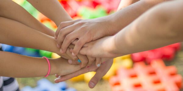 hands-2847508-pixabay-1200x600px-600x300