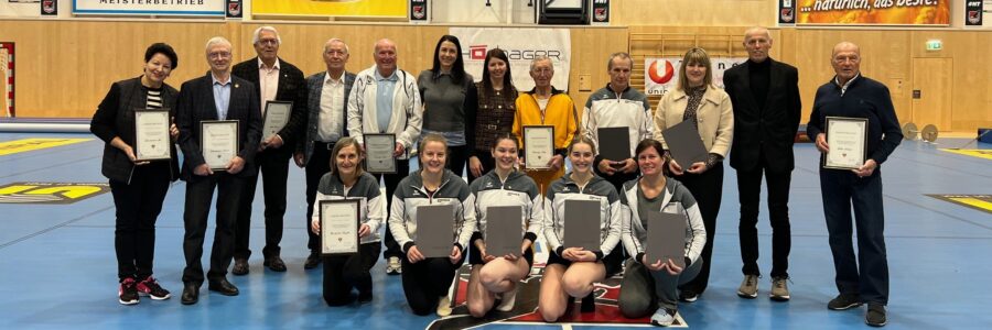 80 Jahre Turnerschaft Schwaz Gruppenbild2 Queer