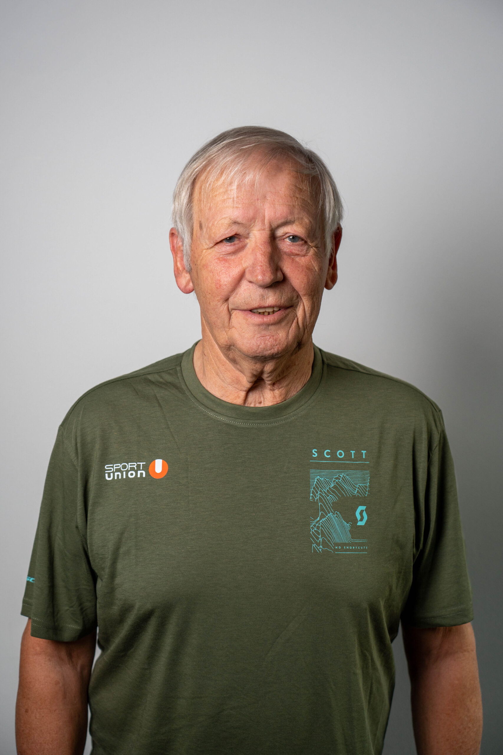 Ein Portrait Foto von unserem Ehrenpräsidenten Univ.-Prof. Mag. Dr. Günther Mitterbauer