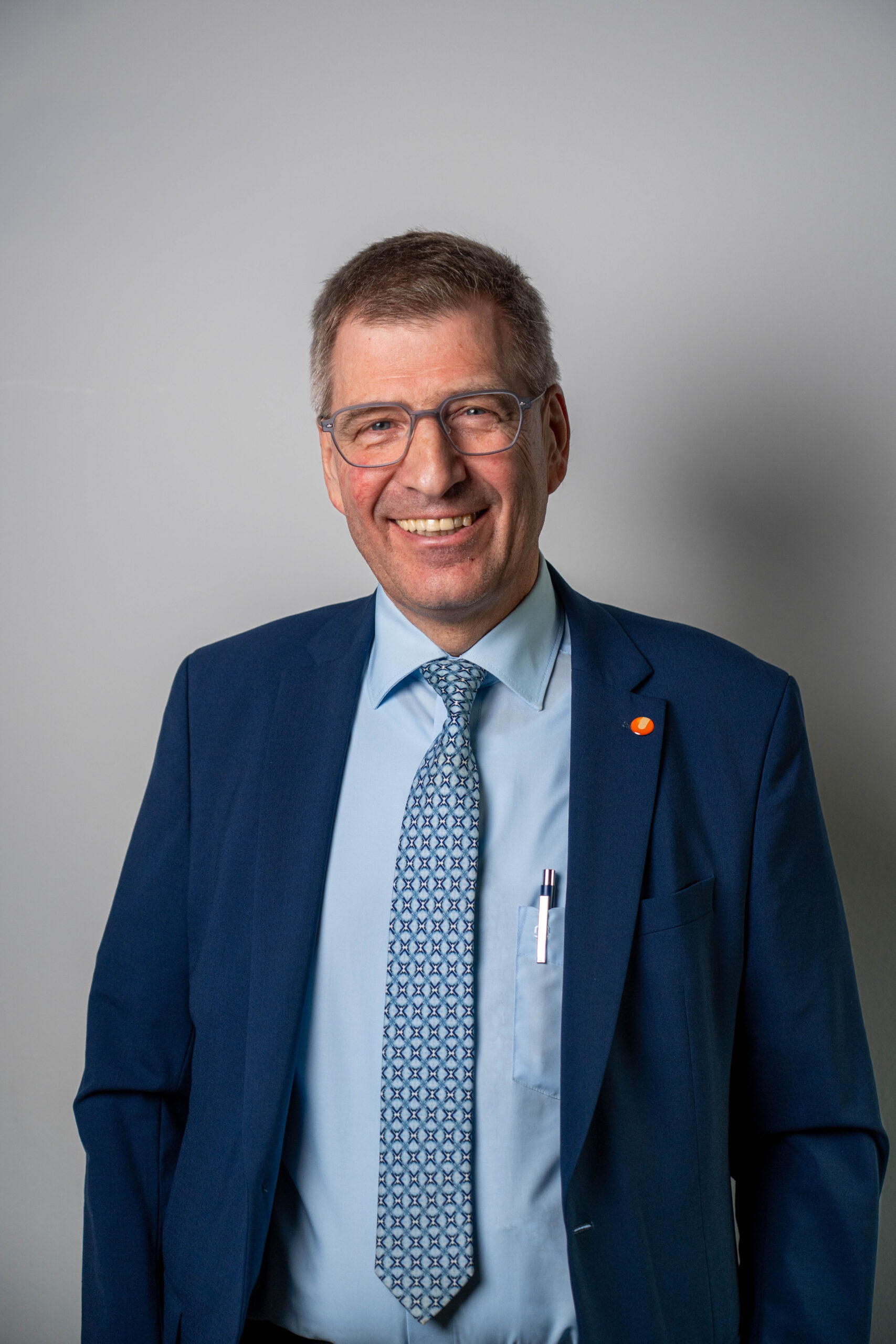 Ein Portrait Foto von unserem Mitglied Dr. Gernot Amoser