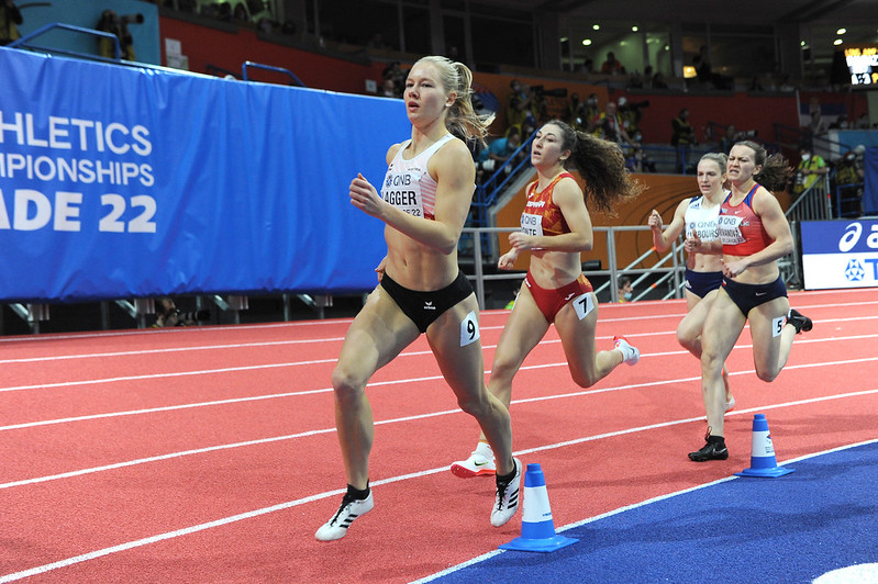 Sarah Lagger beim 800m Lauf