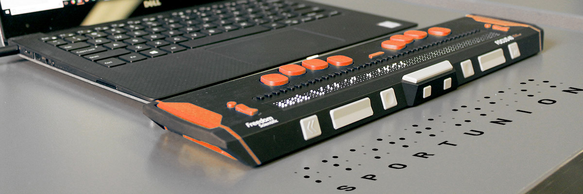 Laptop mit barrierefreiem Zugang